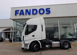 Tractor head IVECO Hi Way AS440S46T/P, automatic with retarder,  year 2013, with 589.813km.