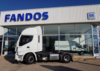 ¡¡¡Renueva tu camión por un IVECO EEV  HI WAY desde 555,00,-€ al mes.!!!

Cabeza tractora IVECO Hi Way AS440S46T/P, automática con intarder, del año 2013, con 474.390km, con garantía de cadena cinemática.