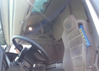 Tractor head IVECO Hi Way AS440S46T/P EEV, automatic with retarder, year 2013, with 382.732km.