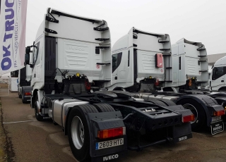 Tractor head IVECO Hi Way AS440S46T/P EEV, automatic with retarder, year 2013, with 357.732km.