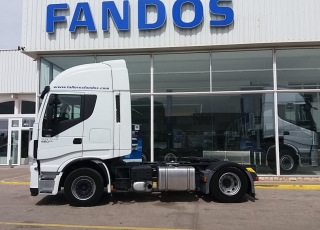 Tractor head IVECO Hi Way AS440S46T/P, automatic with retarder,  year 2013, with 423.277km.