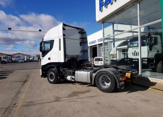Tractor head IVECO Hi Way AS440S46T/P, automatic with retarder,  year 2013, with 459.518km.