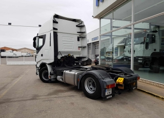 Tractor head IVECO Hi Way AS440S46T/P, automatic with retarder,  year 2013, with 459.486km.