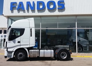 Tractor head IVECO Hi Way AS440S46T/P, automatic with retarder, year 2015, with 343.732km with ADR.