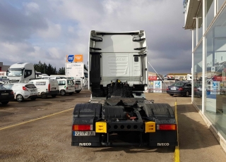 Tractor head IVECO Hi Way AS440S46T/P, automatic with retarder, year 2015, with 444.500km.