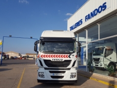 Cabeza tractora IVECO Hi Way AS440S46T/P, automática con intarder, del año 2013, con 321.900km, con 12 meses de garantía de cadena cinemática.