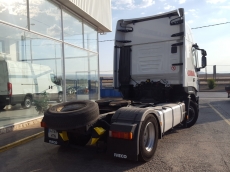 Cabeza tractora IVECO Hi Way AS440S46T/P, automática con intarder, del año 2013, con 321.900km, con 12 meses de garantía de cadena cinemática.