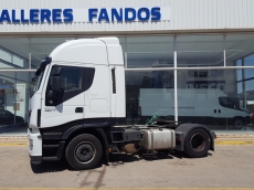 Tractor head IVECO Hi Way AS440S46T/P EEV, automatic with retarder, year 2013, with 403.987km.