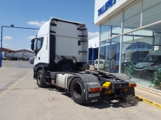 Tractor head IVECO Hi Way AS440S46T/P EEV, automatic with retarder, year 2013, with 403.987km.