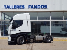 Tractor head IVECO Hi Way AS440S46T/P EEV, automatic with retarder, year 2013, with 429.802km.