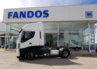 Tractor head IVECO Hi Way AS440S46T/P, automatic with retarder,  year 2013, with 350.860km.