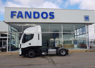 Tractor head IVECO Hi Way AS440S46T/P EEV, automatic with retarder, year 2013, with 331.875km.