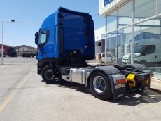 Cabeza tractora IVECO Hi Way AS440S46T/P EEV, automática con intarder, del año 2013, con 299.888km, con 12 meses de garantía de cadena cinemática.