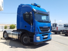 Cabeza tractora IVECO Hi Way AS440S46T/P EEV, automática con intarder, del año 2013, con 299.888km, con 12 meses de garantía de cadena cinemática.