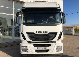 Cabeza tractora IVECO Hi Way AS440S48T/P Euro 6, automática con intarder, de 2014, con 360.070km.