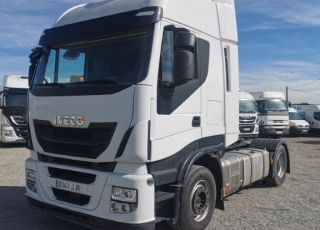 Tractor head 
IVECO Hi Way AS440S48T/P Euro6,
automatic with retarder, 
year 2015, 
with 576.560km.