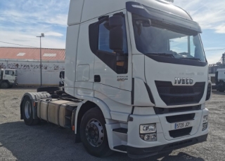 Tractor head 
IVECO Hi Way AS440S48T/P Euro6,
automatic with retarder, 
year 2015, 
with 663.625km.