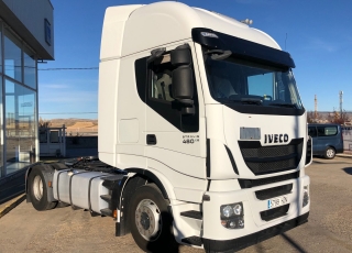Tractor head IVECO Hi Way AS440S48T/P Euro6,, automatic with retarder, year 2014, with 636.094km.