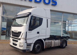 Tractor head 
IVECO Hi Way AS440S48T/P Euro6,
automatic with retarder, 
year 2015, 
with 599.545km.
