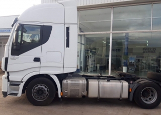 Tractor head 
IVECO Hi Way AS440S48T/P Euro6,
automatic with retarder, 
year 2015, 
with 599.545km.