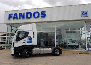 Tractor head IVECO Hi Way AS440S48T/P, Euro 6, automatic with retarder, year 2014, with 259.973km.