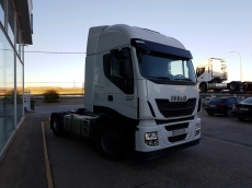 Tractor head IVECO Hi Way AS440S48T/P, Euro 6, automatic with retarder, year 2015, with 163.845km.