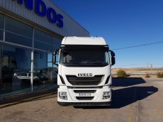 Cabeza tractora IVECO Hi Way AS440S48T/P, Euro 6, automática con intarder, del año 2015, con 153.618km, con 12 meses de garantía de cadena cinemática.