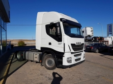 Cabeza tractora IVECO Hi Way AS440S48T/P, Euro 6, automática con intarder, del año 2015, con 153.618km, con 12 meses de garantía de cadena cinemática.