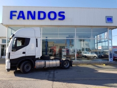 Tractor head IVECO Hi Way AS440S48T/P, Euro 6, automatic with retarder, year 2015, with 153.618km.