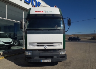 Tractor head,
RENAULT PREMIUM 420DCI, 
manual, 
year 2004, 
with 1.597.500km,