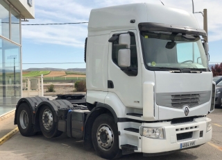 Cabeza tractora de ocasión Renault Premium 450.26T, 6x2, automática con intarder, con segundo eje elevable, con 750.000km del año 2008.