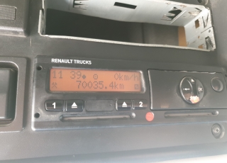 Cabeza tractora de ocasión 
Renault Premium 460.18T, 
automática con  intarder, 
con 1.070.035km,
 del año 2011.  Precio 10.000€+IVA SIN garantía. .