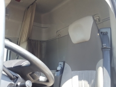 Tractor head RENAULT  PREMIUM 460.18 DXI, 4x2, automatic with retarder, 485.830km, year 2011.