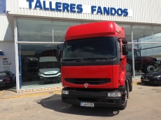 Cabeza tractora Renault Premiun 400.18T, manual con  intarder con equipo hidraulico, del año 1999 con 658.933km