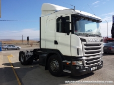 Tractor head Scania G400 automatic with retarder, year 2010, 593.300km with bed.