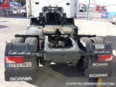 Cabeza tractora de ocasión marca Scania modelo P400, Opticruise, automático (tres pedales) con intarder, año 2012, 352.380km, con cama.