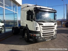 Cabeza tractora de ocasión marca Scania modelo P400, Opticruise, automático (tres pedales) con intarder, año 2012, 371.600km, con cama.