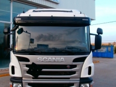 Cabeza tractora de ocasión marca Scania modelo P400, Opticruise, automático (tres pedales) con intarder, año 2012, 268.700km, con cama.