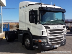 Tractor head Scania P400 automatic with retarder, year 2012, 322.000km with bed.