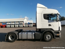 Tractor head Scania R420 automatic (Opticruise) with retarder, year 2007, 821.281km with 2 tanks and 2 beds.
