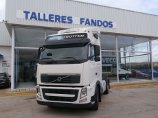 Cabeza tractora Volvo FH13 460CV del año 2011, con cambio automático, cabina grobetrotter, aire acondicionado nocturno, camión totalmente revisado, en perfecto estado.