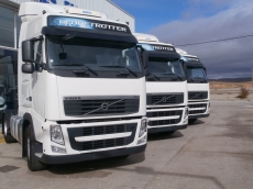 Cabeza tractora Volvo FH13 460CV del año 2011, con cambio automático, cabina grobetrotter, aire acondicionado nocturno, camión totalmente revisado, en perfecto estado.
