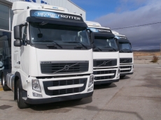 Cabeza tractora Volvo FH13 460CV del año 2011, con cambio automático, cabina grobetrotter, aire acondicionado nocturno, camión totalmente revisado, en perfecto estado.