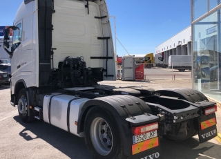 Tractor head 
VOLVO,
Model FH13 500cv, Euro 6,
Automatic, 
Year 2015, 
485.269km.