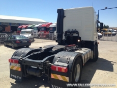 Tractor head Volvo FM42 400, 4x2, Euro III, 2006, manual with retarder, 2 beds and hydraulic equip.