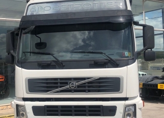 Tractor head 
VOLVO FM42.480,
automatic,
with 723.867km
year 2008.