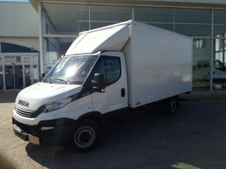 Closed box IVECO 35S16 con puerta elevadora Closed box IVECO 35S16 con puerta elevadora