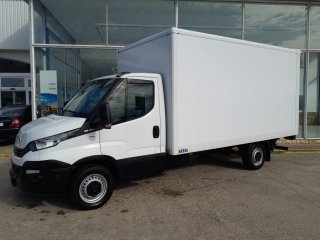 Closed box IVECO 35S16 con puerta elevadora Closed box IVECO 35S16 con puerta elevadora