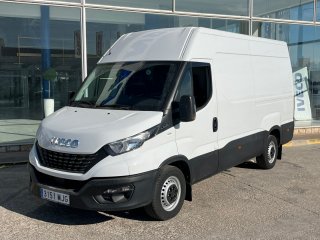 Furgón IVECO 35S16 12m3 Furgón IVECO 35S16 12m3