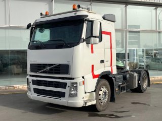 Tractor unit Volvo FH440 AUTOMATICA Tractor unit Volvo FH440 AUTOMATICA
